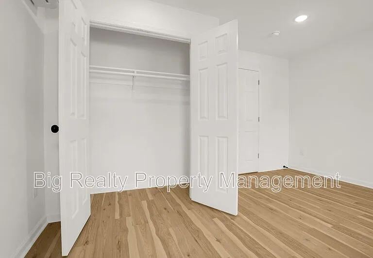 228 Bridge St #2 — Photo 30