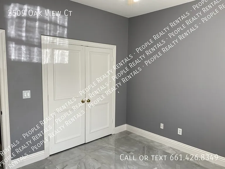 2509 Oak View Ct — Photo 9