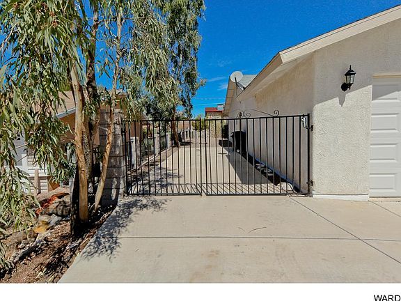 3rd image of 3049 SE Indian Head Dr