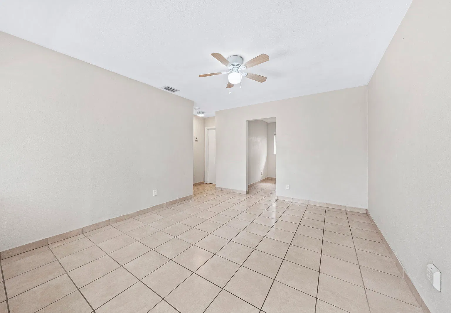 1 bed, 1.0 bath, $1,600 — Photo 2