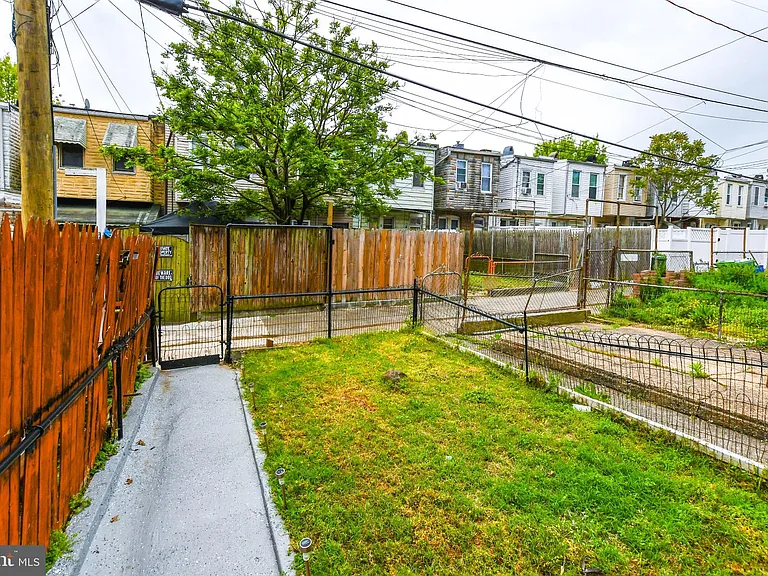 2509 Christian St — Photo 25