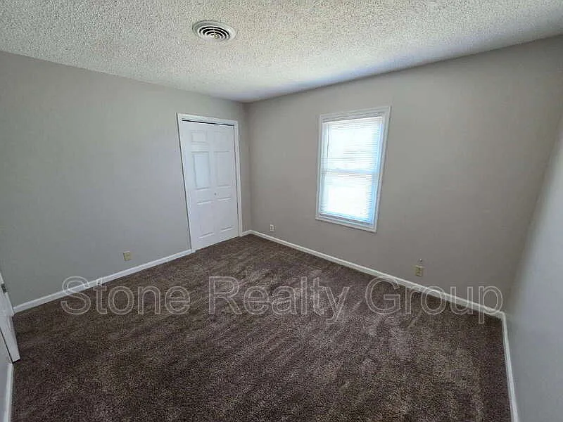 2 bed, 1.0 bath, $775 — Photo 4