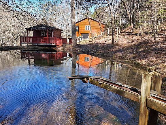 4th image of 465 Faith Acres Rd