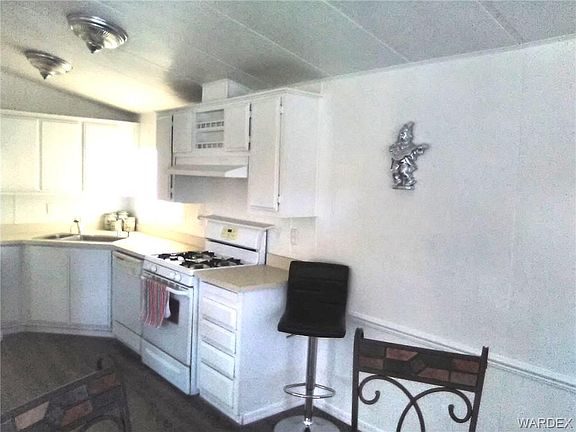 3rd image of 5205 S La Cuadra Dr
