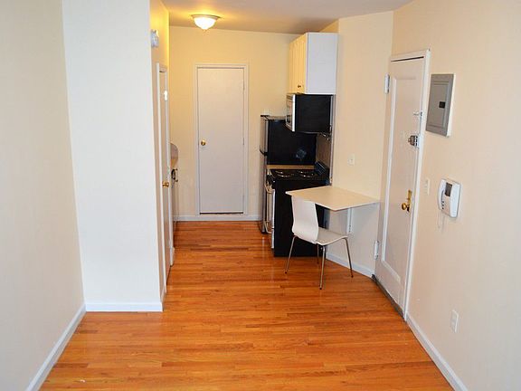 5th image of 322 E 6th St APT Sfe