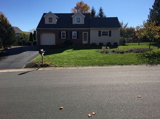 330 Faulkner Dr, Lancaster, PA 17601