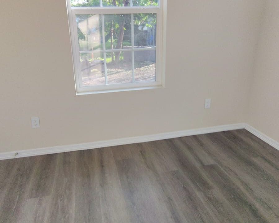 1st image of 119 W Lee St #11