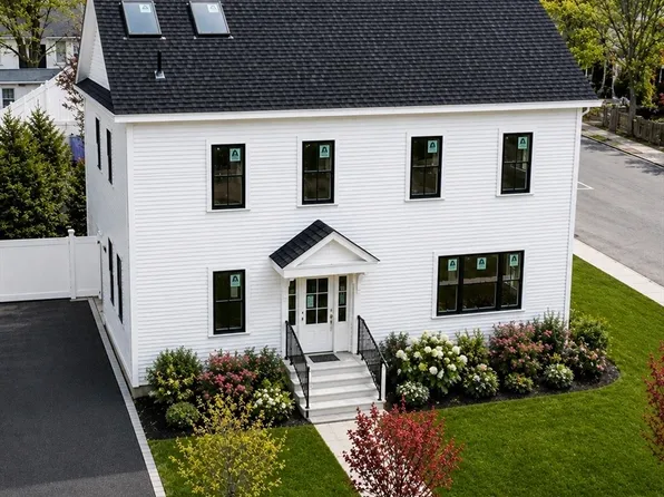 128 Carey Ave #1, Watertown, MA 02472