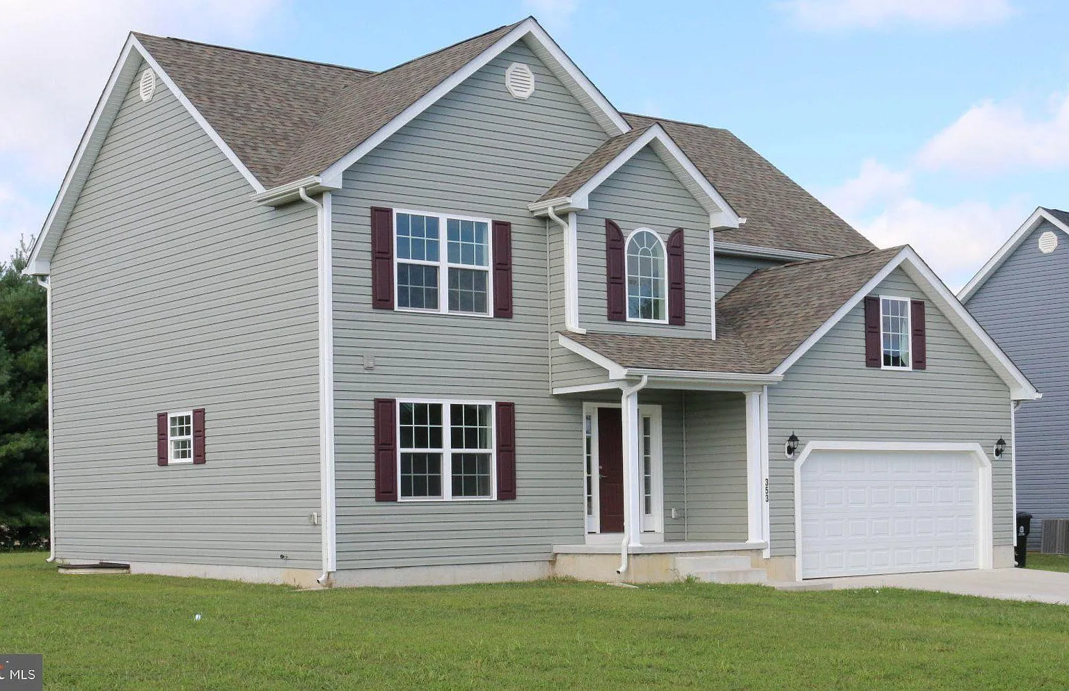 4 bed, 2.5 bath, 2369 sqft, $2,500 — Photo 1