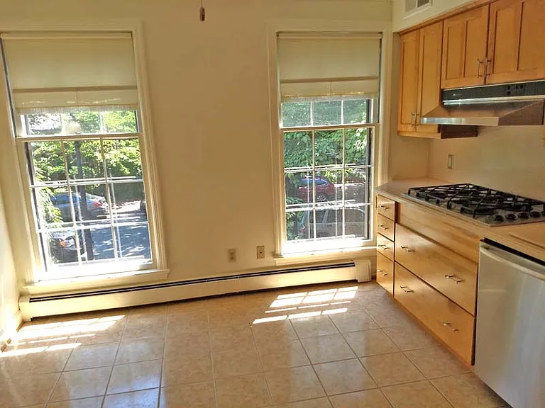 217 9th St SE — Photo 11