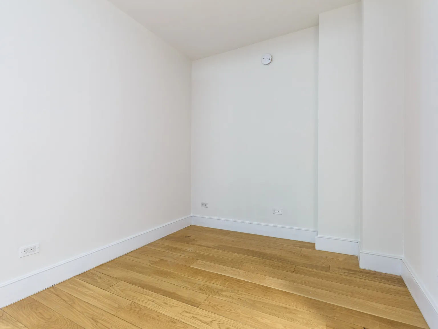 230 East 44th Street — Photo 3