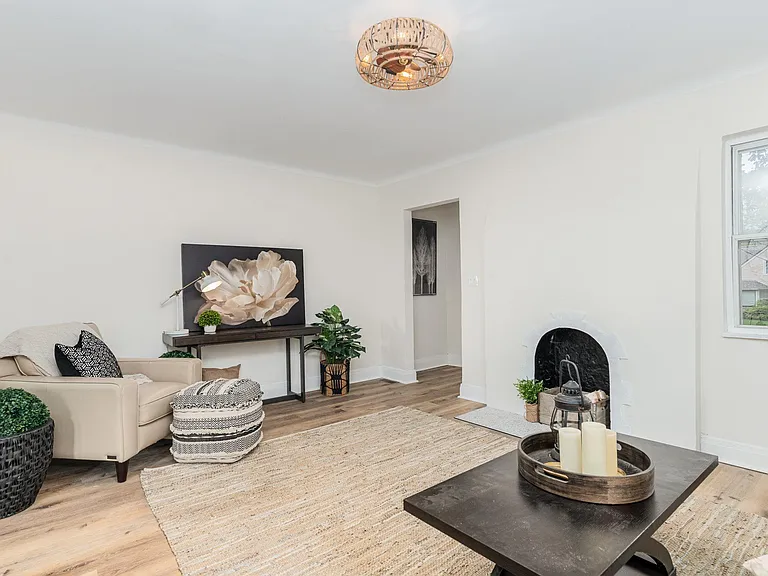 3245 Koenig Ave — Photo 11