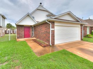 1513 SW 23rd St, Moore, OK 73170
