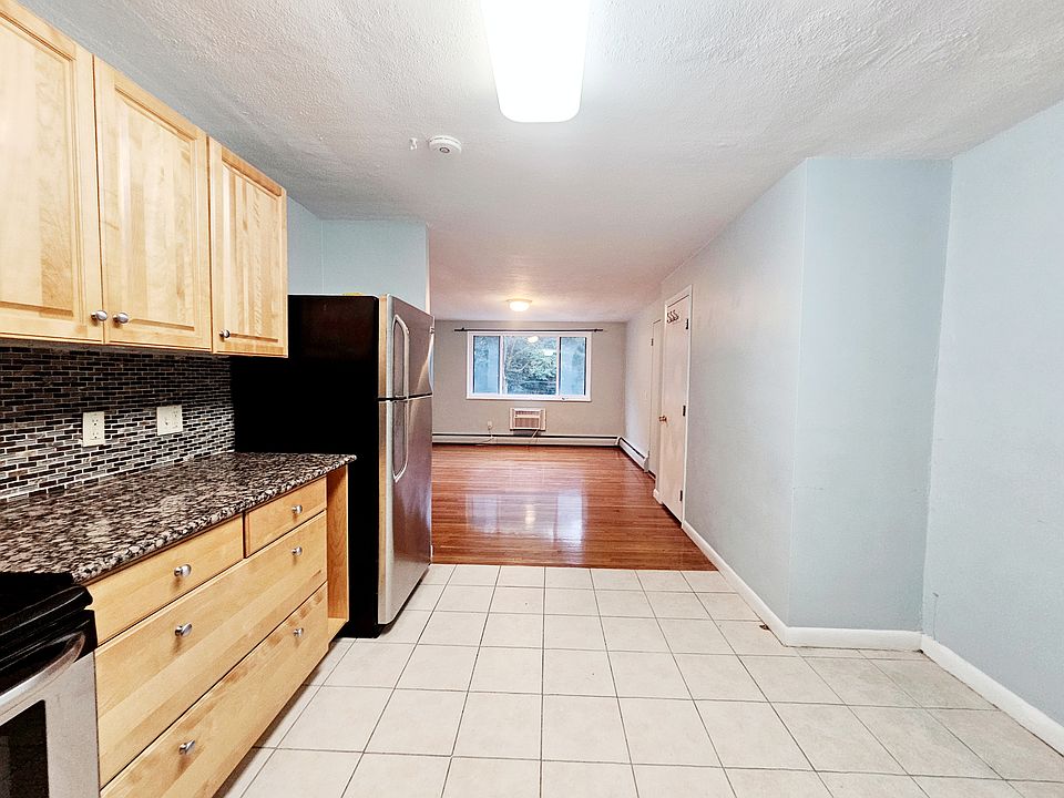 1st image of 205 Kent St