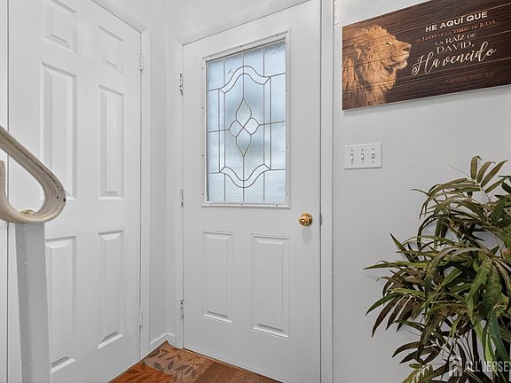 4th image of 742 Gornik Dr