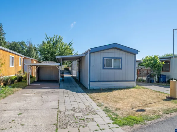 3237 Elm St, Hubbard, OR 97032