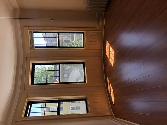 Rented by REMAX Elite | media 5