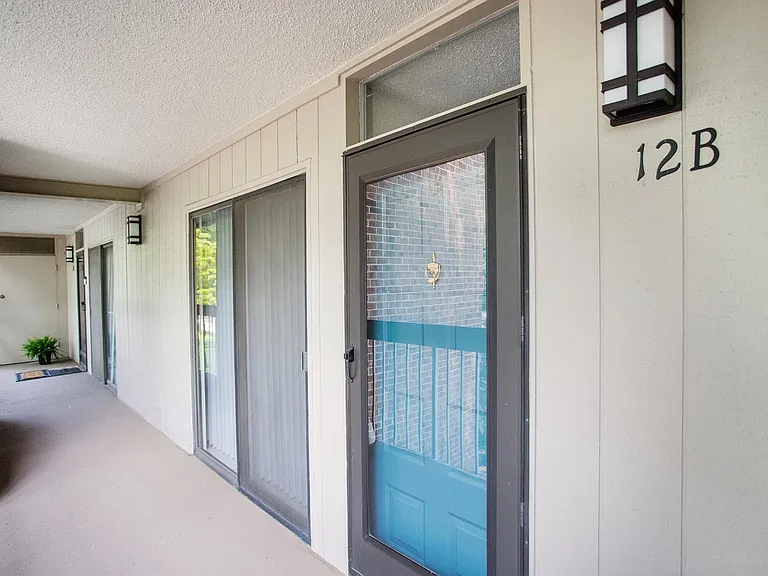 1526 Moorings Dr #12B — Photo 4