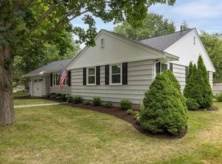 49 Fells Rd, Portsmouth, NH 03801
