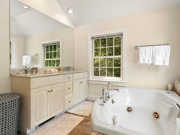 16 Alexis Ct — Photo 24