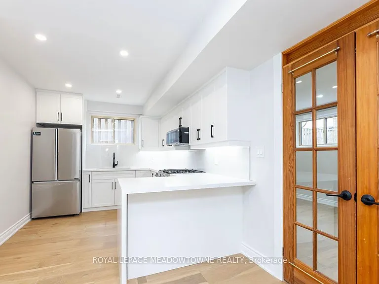 468 Gowland Cres #BASEMENT — Photo 8