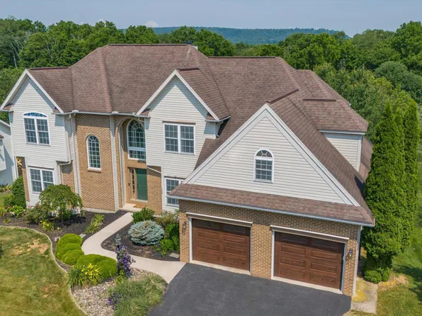 106 Greenmeadow Ln, Port Matilda, PA 16870