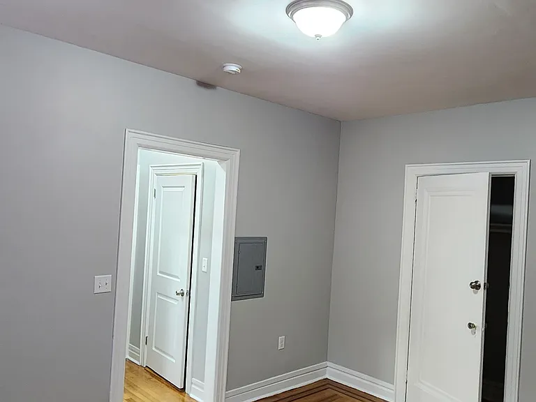 111 Garrison Avenue — Photo 4