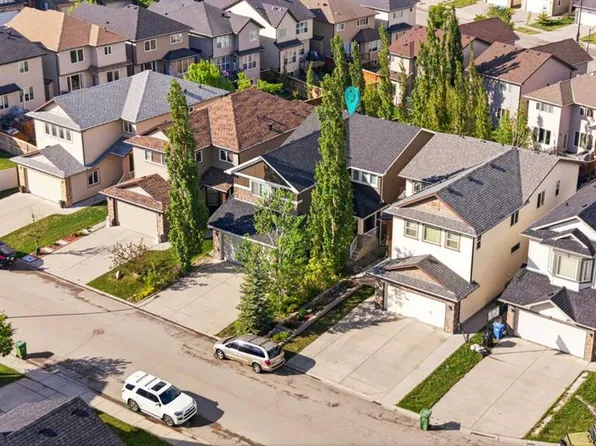 172 SW Sherwood Mews NW, Calgary, AB T3R 0G1