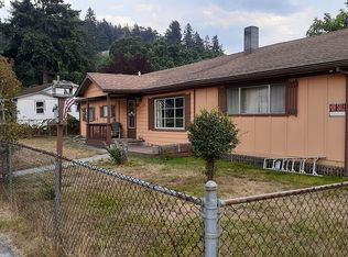 360 Fir St, Powers, OR 97466
