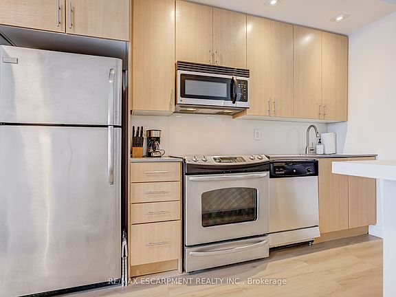 5th image of 165 Legion Rd N #2623