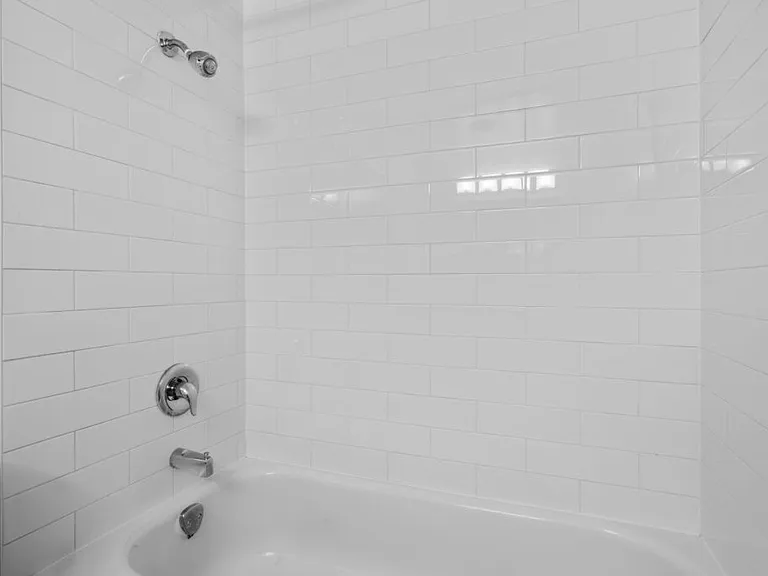 170 E 5th St — Photo 39
