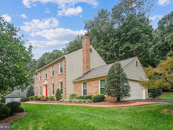 2nd image of 3424 Valewood Dr