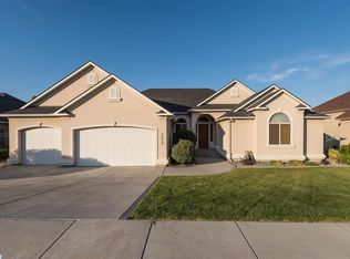 1658 Meadow Hills Dr, Richland, WA 99352