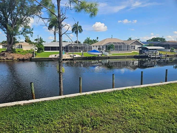 3 bed, 2.5 bath, 1872 sqft, $2,100 — Photo 2