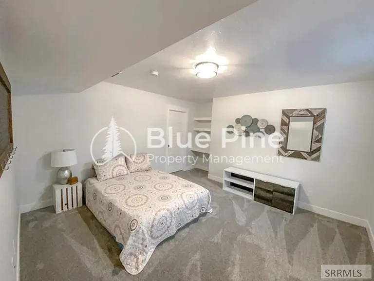 6389 Maggie Dr — Photo 16