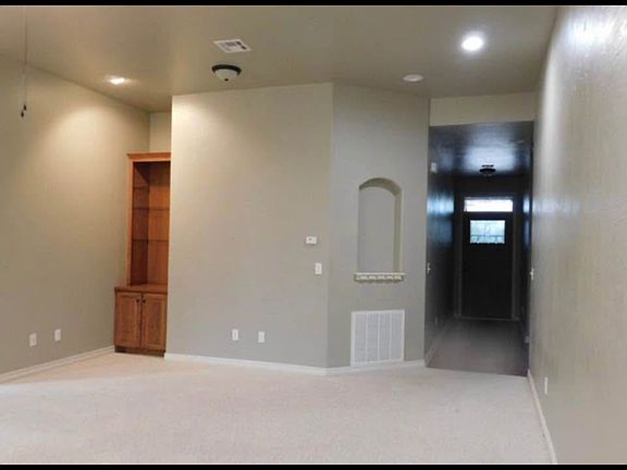 3rd image of 1013 E Camden Ln