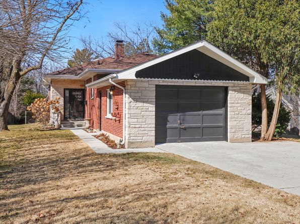 2936 Warbler Pl, Highland Park, IL 60035
