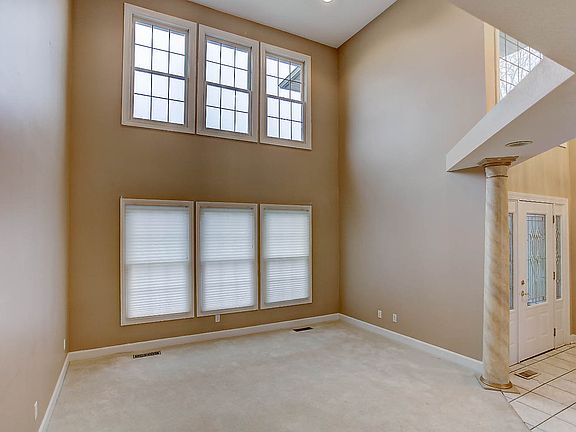 3rd image of 4475 Wintergreen Dr