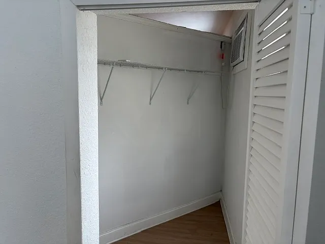 408 S Riverside Dr #5 — Photo 17