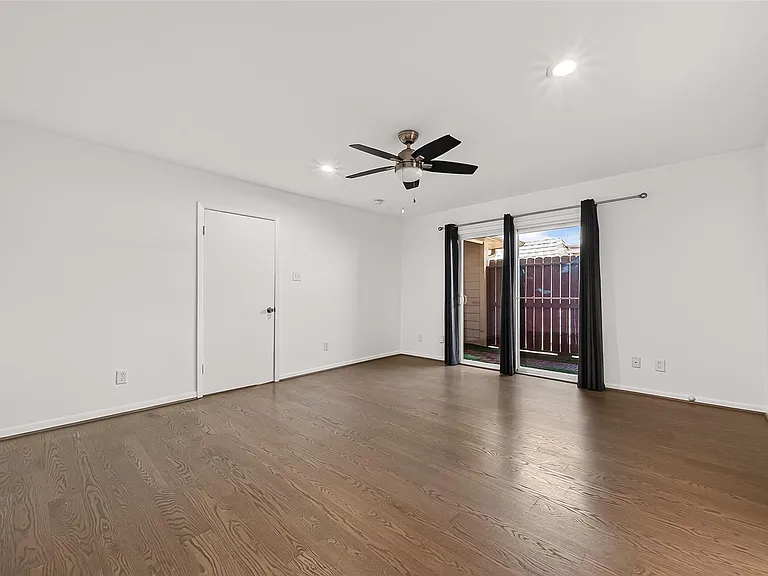 5524 Beverlyhill St #2 — Photo 37
