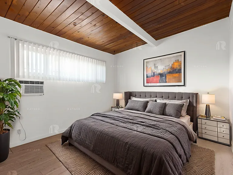 (An/Ti/Yo:B) 4232-4234 Mary Ellen Avenue — Photo 4