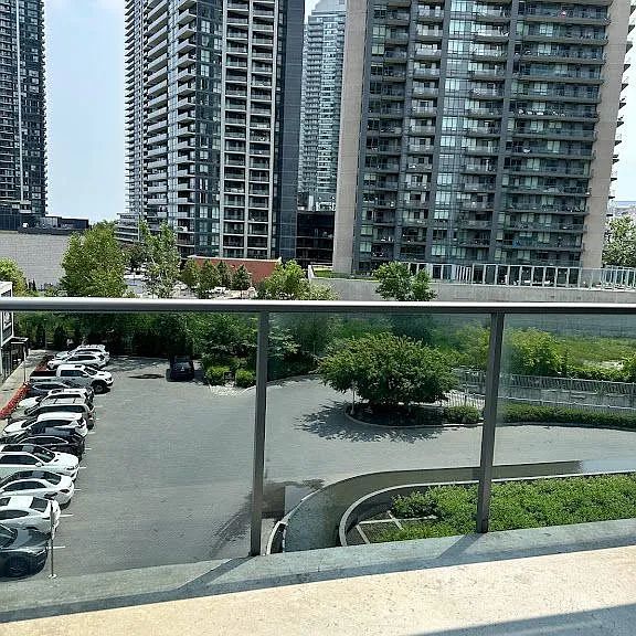 90 Park Lawn Rd #508 — Photo 2