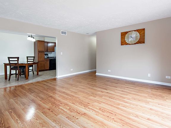 5th image of 714 Tullamore Ct APT 2D