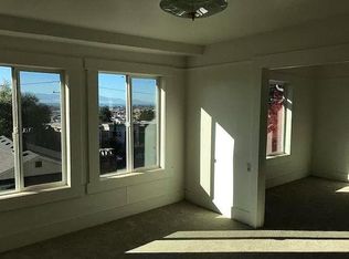 311 N 43rd St APT 4, Seattle, WA 98103