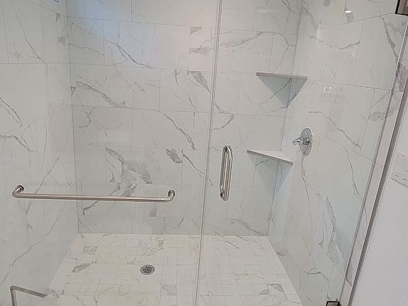 Full Bathroom #1 ( Downstairs)