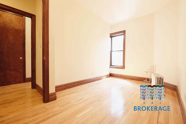 Rented by SBJ Brokerage, LLC | media 28