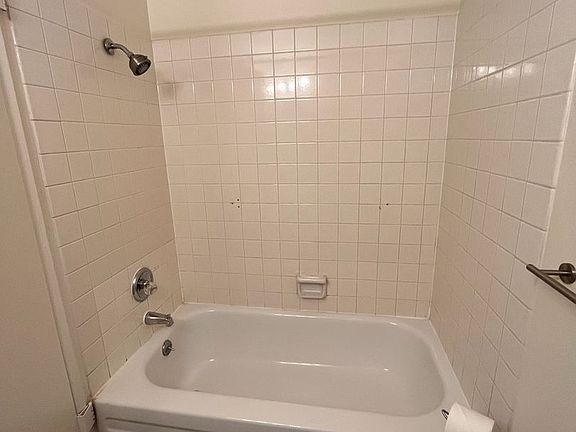 4th image of 19201-19213 SE Yamhill St #04137c84e
