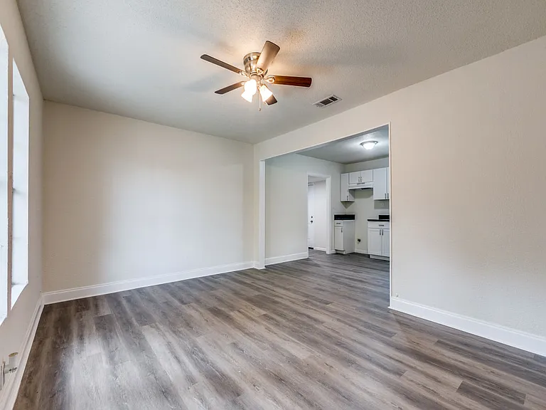 247 E Amber St — Photo 13