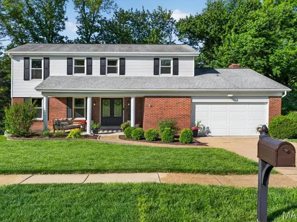 933 Baintree Ln, Ballwin, MO 63011