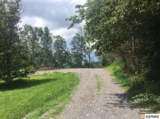 4314 Parton Sutton Ln, Pigeon Forge, TN 37863